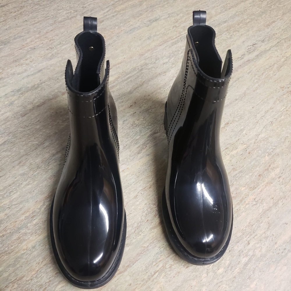 Nicole Miller rain boots